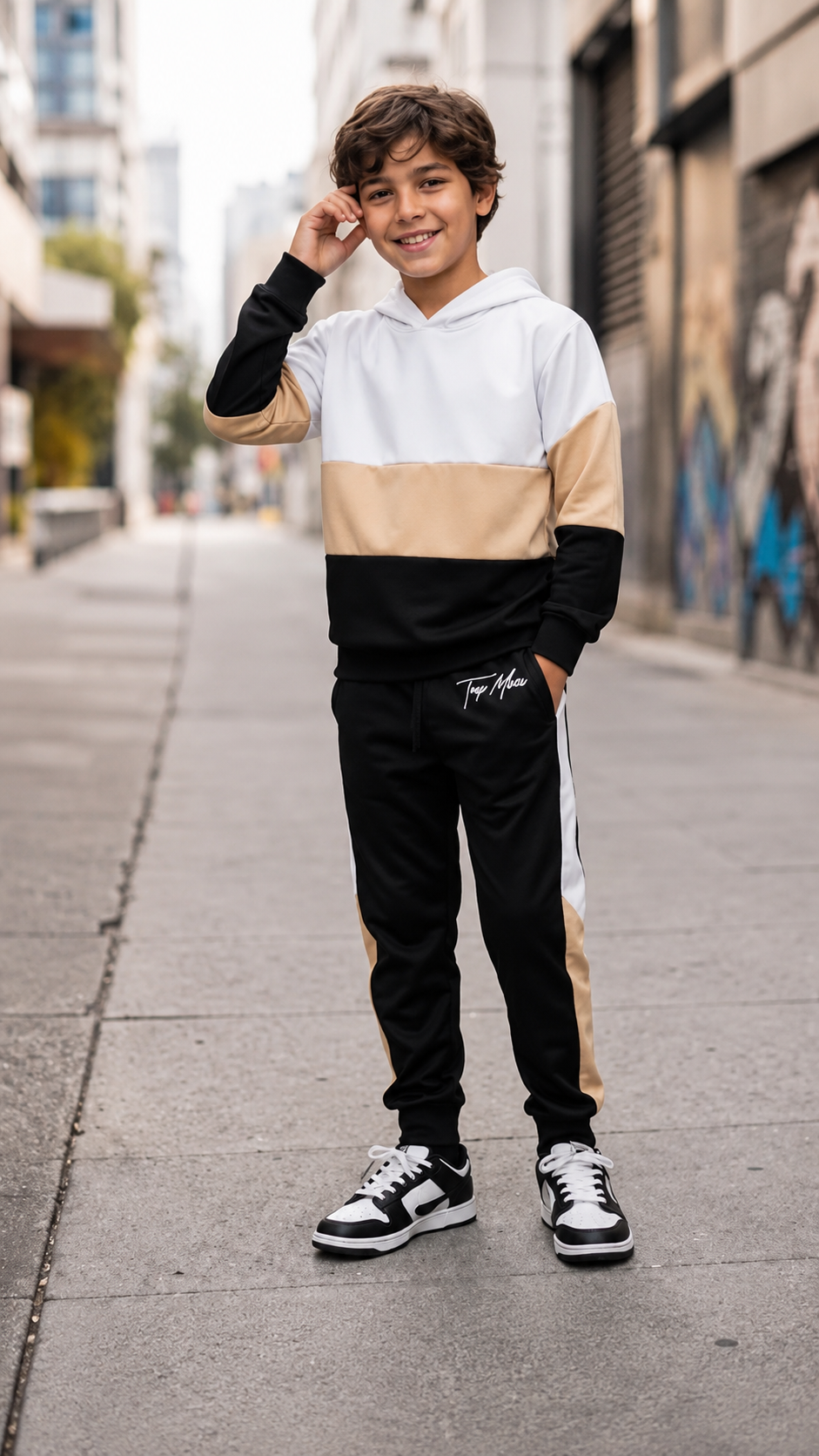 Modelo vestindo coleção Drop 03